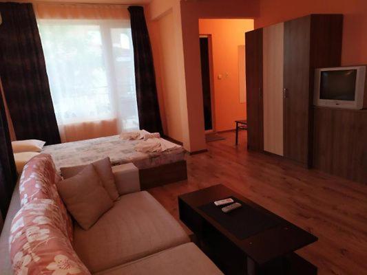Denz Hotel Chernomorets Luaran gambar