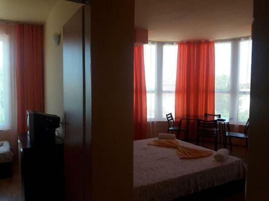 Denz Hotel Chernomorets Luaran gambar