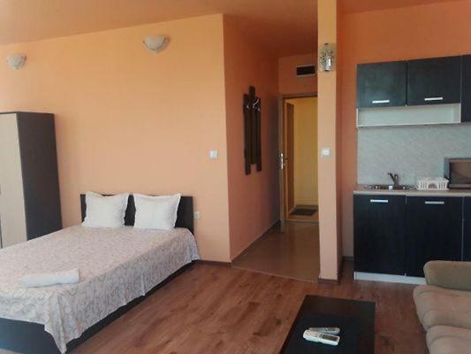 Denz Hotel Chernomorets Luaran gambar