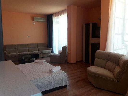 Denz Hotel Chernomorets Luaran gambar