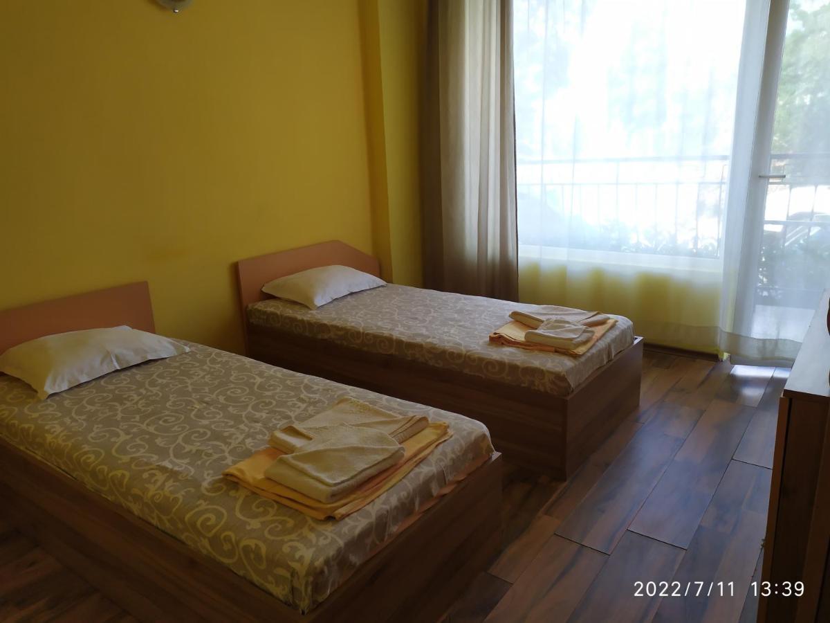 Denz Hotel Chernomorets Luaran gambar