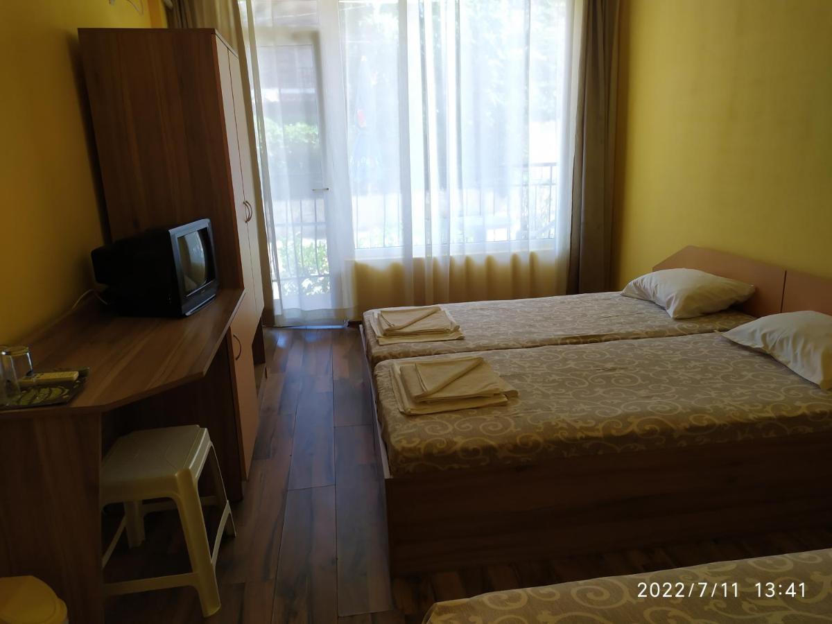 Denz Hotel Chernomorets Luaran gambar