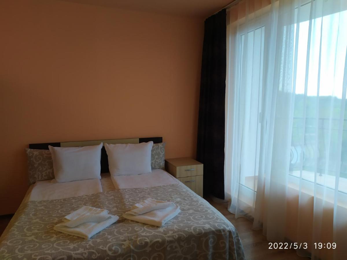 Denz Hotel Chernomorets Luaran gambar